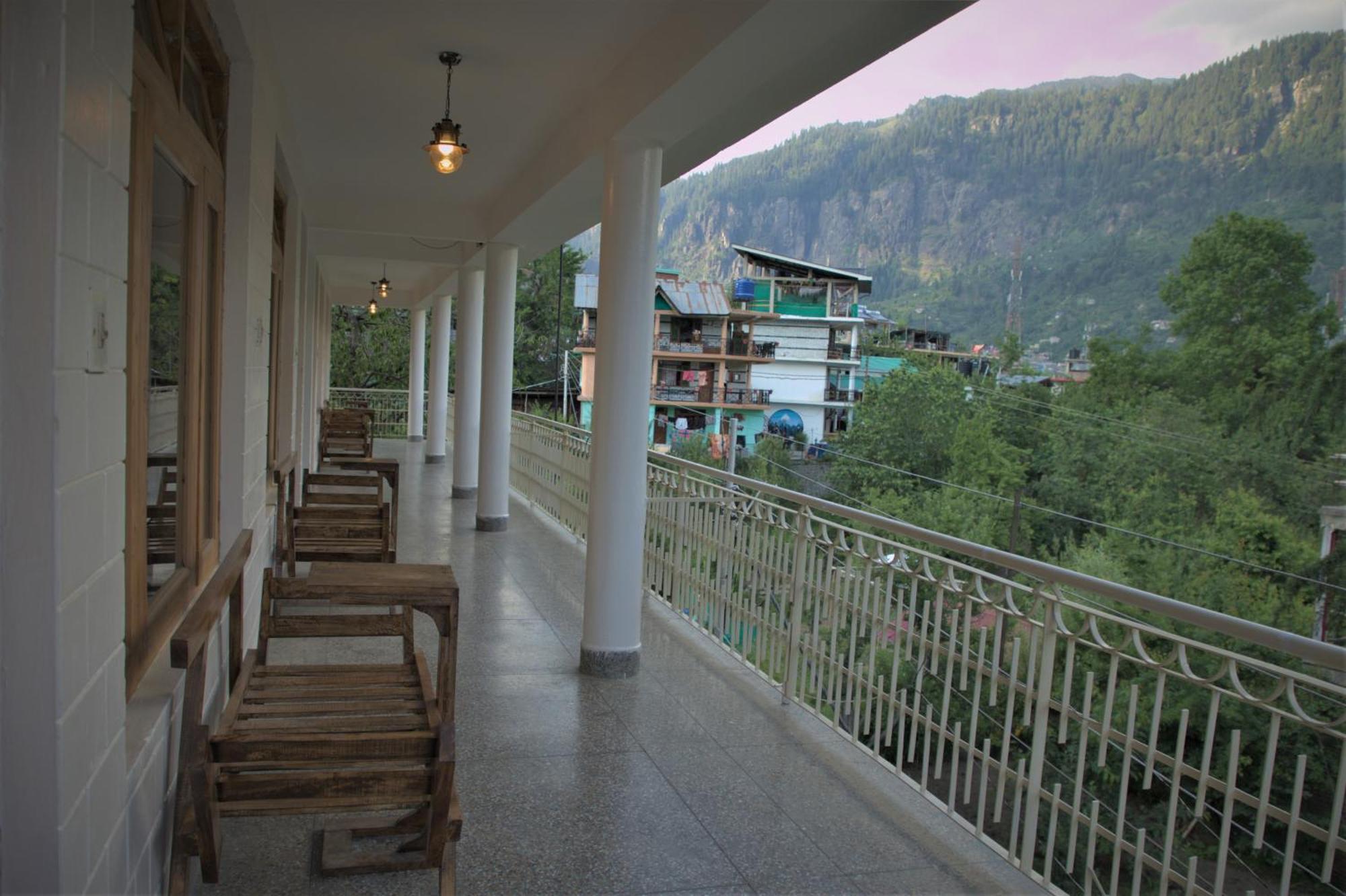 Beholden Stay And Cafe - A Luxury Boutique Hotel In Manali Manāli Exterior foto